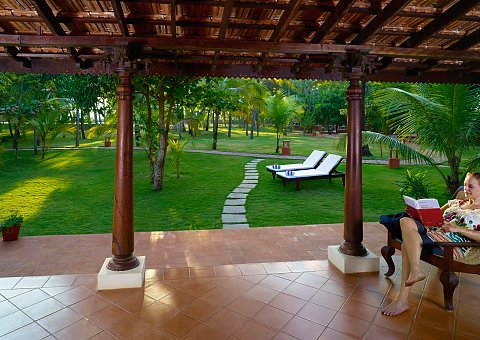 Entspannen Sie auf Ihrer eigenen Veranda im Nattika Beach Resort