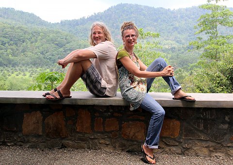 Alfons und Edna - die Gründer der Singharaja Garden ECO Lodge 