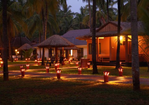 Romantische Abendstimmung im Sitaram Beach Retreat