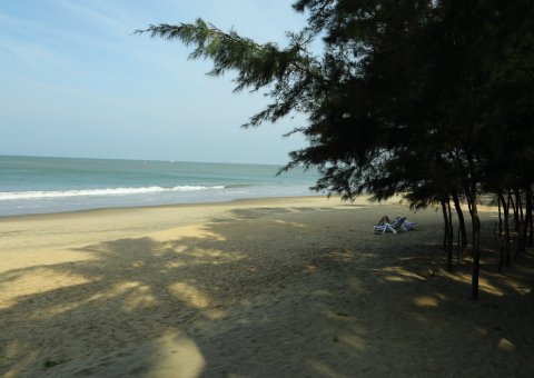 Der Strand befindet sich vor dem Sitaram Beach Retreat 