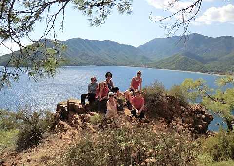 Ein erinnerungsreiches Gruppenfoto an die gemeinsame Wanderung 