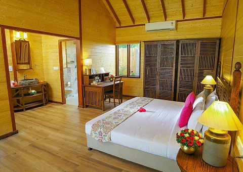 In neuem Glanz erstrahlen die Eco Wooden Hut Cottages im Sitaram Beach Retreat