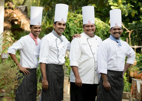 Das Küchen-Team zaubert Ihnen Ihre Mahlzeiten nach allen Regeln des Ayurveda, entsprechend Ihres Ayurveda-Typs