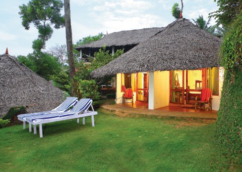 Während Ihrer Ayurveda-Kur wohnen Sie in gemütlichen Cottages mit eigener Terrasse