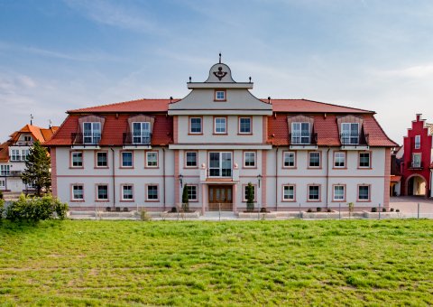 Die Anlage des Seehotel Niedernberg vereint Tradition und Moderne