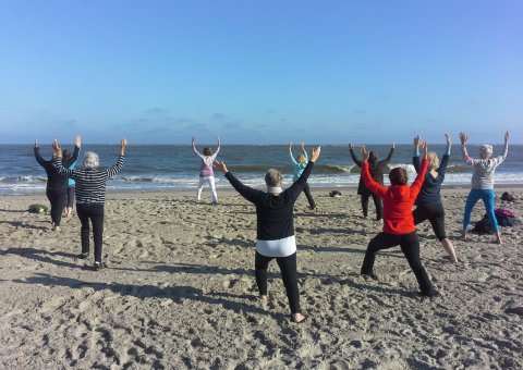 Yoga-Einheit am Strand- auf Baltrum ist das möglich!