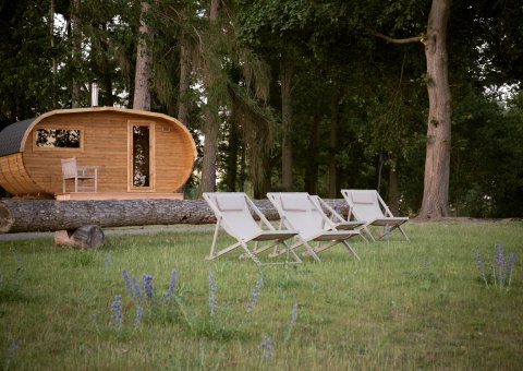 Die See-Sauna mit Sitzgelegenheiten