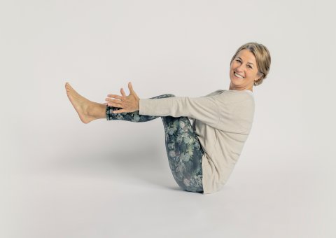 NEUE WEGE Yogalehrerin Birgit Reuter