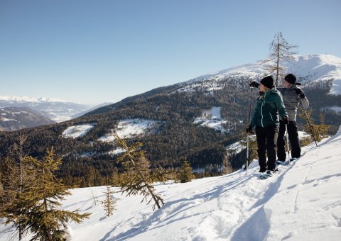 Traumhafte Schneeschuhwanderung durch den Pulverschnee