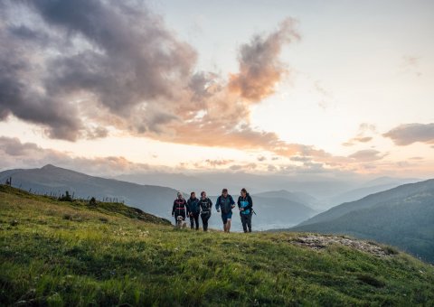 Genießen Sie die ruhige Natur der Berge 