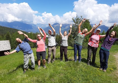 Strahlende Gesichter bei der Wanderung durch die Bergwelt