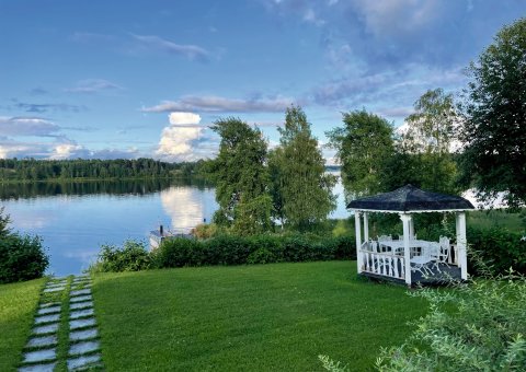 Vom Garten des Hotels haben Sie einen direkten Zugang zum Fluss