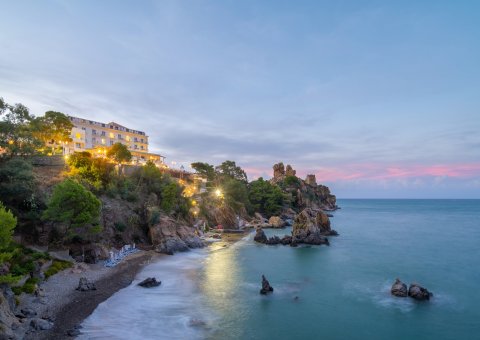 Vom Hotel Kalura gibt es einen direkten Zugang zum Strand