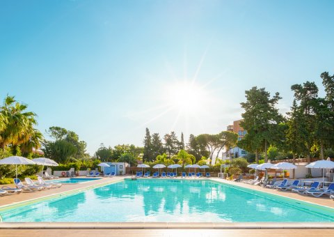 Ziehen Sie Ihre Bahnen im hoteleigenen Pool